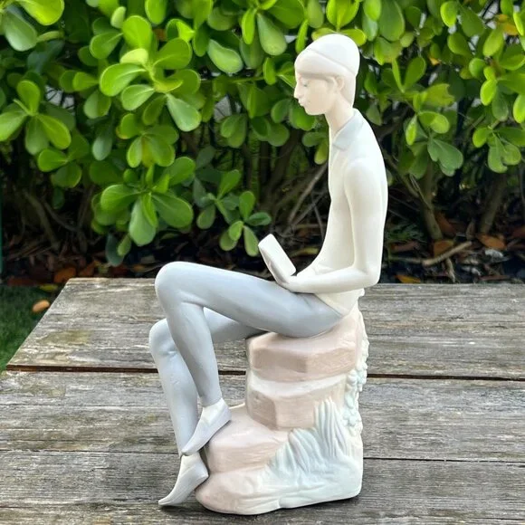 Lladro Matte Hebrew Student Jewish Boy with Book 4684 Bar Mitzvah Siddur Judacia - Picture 8 of 13